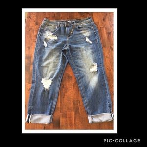 NWT Dollhouse Charley Distressed Capri Sz 16